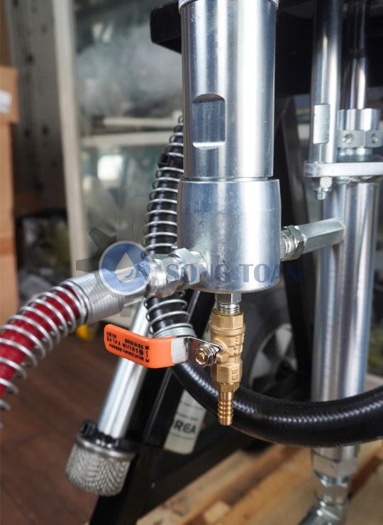 máy phun sơn dầu, sơn epoxy